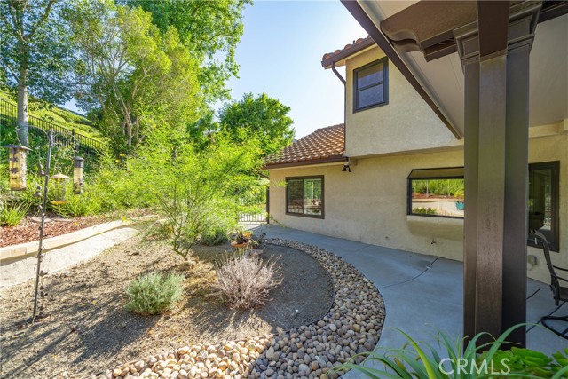 5347 E Big Sky Lane, Anaheim Hills CA: https://media.crmls.org/medias/3cfabc04-bf62-40a2-b8a5-d5fcac2bd561.jpg