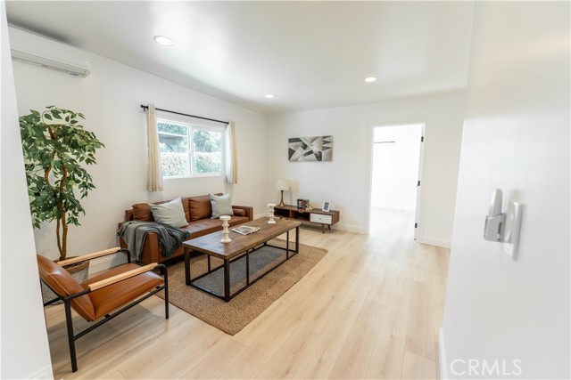 Detail Gallery Image 10 of 21 For 1948 Floradale Ave, South El Monte,  CA 91733 - 4 Beds | 3 Baths