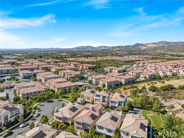 62 Pelican Lane, Irvine CA: https://media.crmls.org/medias/3cfbcd74-d3c5-48e6-91ea-6f48fb140c90.jpg