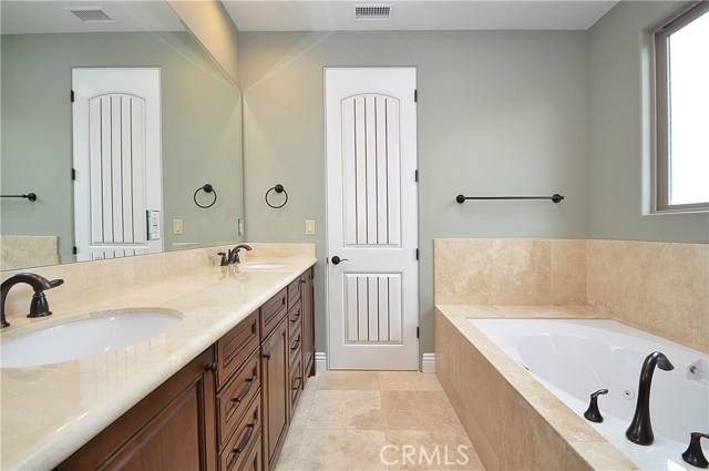 519 Lucia, Redondo Beach, California 90277, 4 Bedrooms Bedrooms, ,2 BathroomsBathrooms,Residential,Sold,Lucia,SB17035897