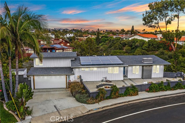 Detail Gallery Image 1 of 51 For 521 W Avenida De Los Lobos Marinos, San Clemente,  CA 92672 - 4 Beds | 2 Baths