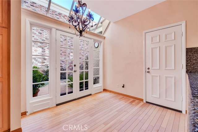 Detail Gallery Image 10 of 59 For 12305 Ridge, Los Angeles,  CA 90049 - 2 Beds | 2/1 Baths