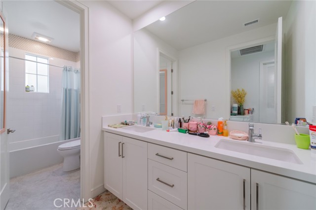 Detail Gallery Image 32 of 34 For 116 Imagination Trl, Irvine,  CA 92620 - 4 Beds | 3/1 Baths