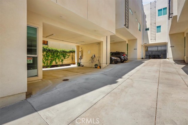 6919 Knowlton Place, Los Angeles CA: https://media.crmls.org/medias/3cfe8c2f-1958-4f02-94be-84642c1b0d25.jpg