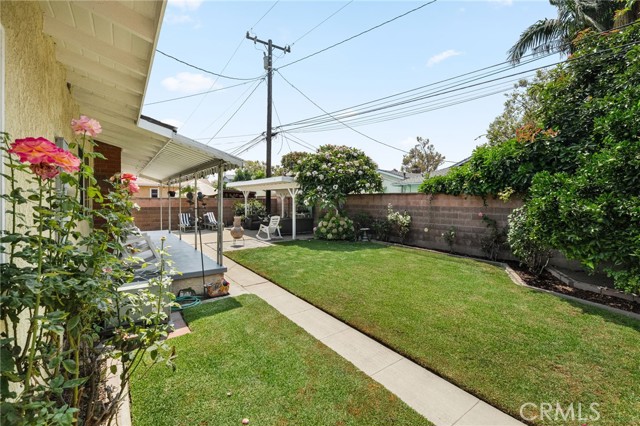 2137 Ostrom Avenue, Long Beach CA: https://media.crmls.org/medias/3cffdfd6-420a-4c79-8f19-369e27bc9373.jpg