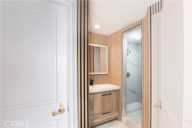 Detail Gallery Image 66 of 68 For 13320 Mulholland Dr, Beverly Hills,  CA 90210 - 5 Beds | 7 Baths