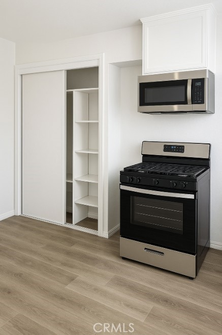 Detail Gallery Image 4 of 15 For 4393 Tyler #B St, Riverside,  CA 92503 - 4 Beds | 2 Baths