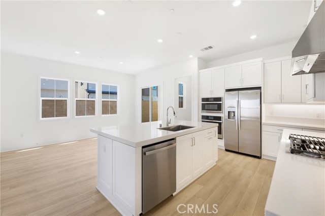 141 Dolores, Irvine CA: https://media.crmls.org/medias/3d030051-fe46-4e38-a022-26319b4a471a.jpg