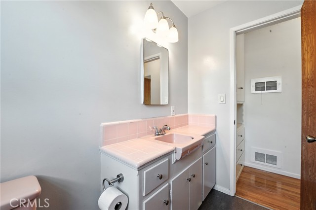 Detail Gallery Image 27 of 45 For 2135 E Florida St #7,  Long Beach,  CA 90814 - 1 Beds | 1 Baths