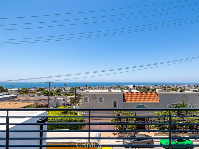 3100 Tennyson Place, Hermosa Beach, California 90254, 4 Bedrooms Bedrooms, ,3 BathroomsBathrooms,Residential,For Sale,Tennyson,SB24059498