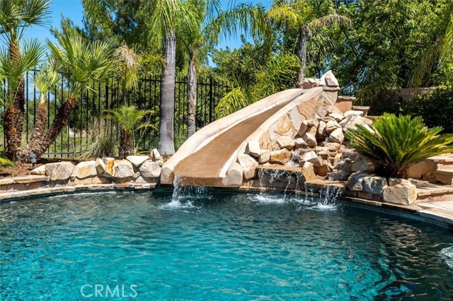24816 Los Altos Drive, Valencia CA: https://media.crmls.org/medias/3d03de00-5047-46af-a4e6-9561c3ab059e.jpg