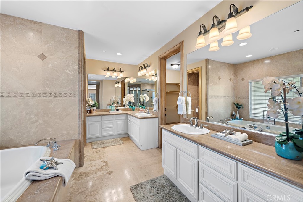 MLS #OC26159628 image #32