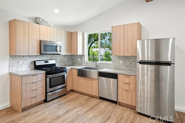 Detail Gallery Image 30 of 41 For 8846 Laramie Ave, Winnetka,  CA 91306 - 4 Beds | 3 Baths