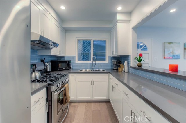 200 Moonstone Street, Manhattan Beach CA: https://media.crmls.org/medias/3d053efc-9afc-498a-9a18-d3ddfa18a551.jpg