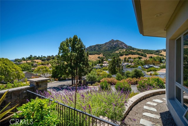 940 Pasatiempo Drive, San Luis Obispo CA: https://media.crmls.org/medias/3d05a3d2-9e5f-48f2-aea6-67ffc704c0b5.jpg