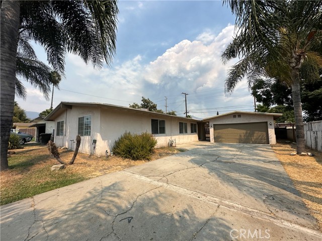 Detail Gallery Image 1 of 25 For 7061 Newbury Ave, San Bernardino,  CA 92404 - 4 Beds | 2 Baths