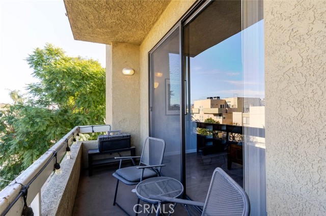 Detail Gallery Image 30 of 36 For 4430 Noble Ave #202,  Sherman Oaks,  CA 91403 - 2 Beds | 2 Baths
