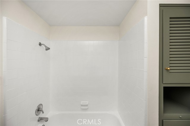 925 Eastglen photo 38