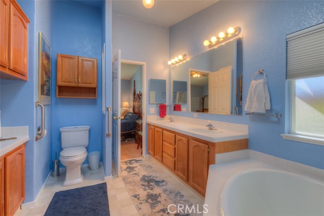 Detail Gallery Image 11 of 18 For 429 Summerwood Pkwy, Oroville,  CA 95966 - 3 Beds | 2 Baths