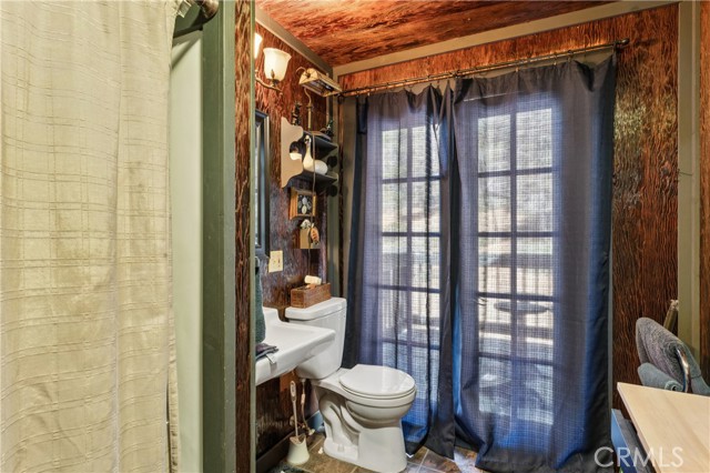 Detail Gallery Image 27 of 49 For 33846 Green Valley Lake, Green Valley Lake,  CA 92341 - 5 Beds | 2 Baths