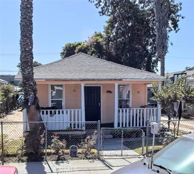 1220 1222 E 49th Street, Los Angeles CA: https://media.crmls.org/medias/3d09a11b-327f-4a78-b066-e653f9a06f78.jpg