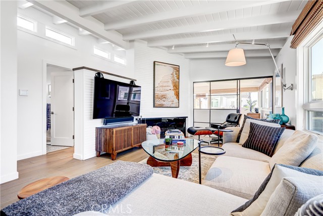 316 5th Street, Manhattan Beach CA: https://media.crmls.org/medias/3d09a81b-81b5-4008-b92c-213a40f87009.jpg