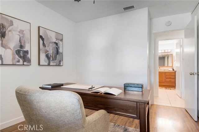 Detail Gallery Image 13 of 22 For 10716 Hollenbeck, Riverside,  CA 92505 - 3 Beds | 2 Baths