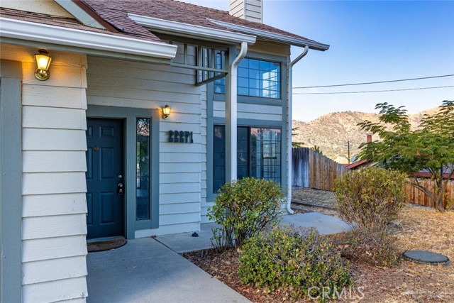 Detail Gallery Image 2 of 18 For 22271 Briarwood St, Tehachapi,  CA 93561 - 3 Beds | 2 Baths