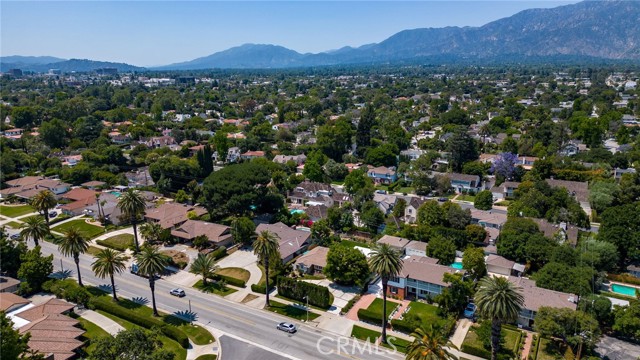 2245 E California Boulevard, San Marino CA: https://media.crmls.org/medias/3d0bb81e-73d5-4eaf-9319-72bb9371f558.jpg