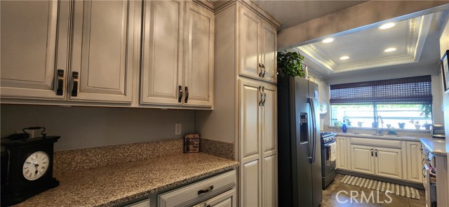 Detail Gallery Image 6 of 13 For 401 Corte Rojo, Upland,  CA 91786 - 2 Beds | 2/1 Baths