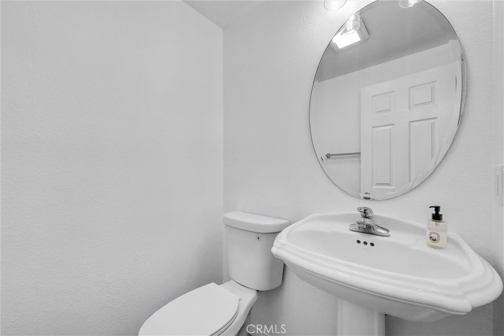 https://media.crmls.org/medias/3d0c04c1-09cb-465a-8ec1-0010892c29d5.jpg?preset=X-Large