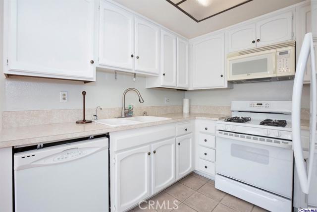 2 Bed Home for Sale in Encino, California