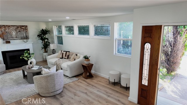 127 Las Tunas, Arcadia CA: https://media.crmls.org/medias/3d0c9f1b-d5ad-4b3b-b405-5f2ea7601f7f.jpg