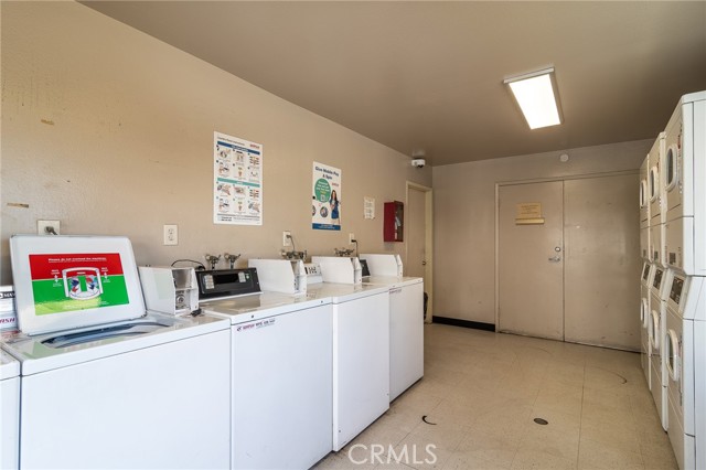 Detail Gallery Image 9 of 15 For 5500 Ackerfield Ave #407,  Long Beach,  CA 90805 - 2 Beds | 1 Baths