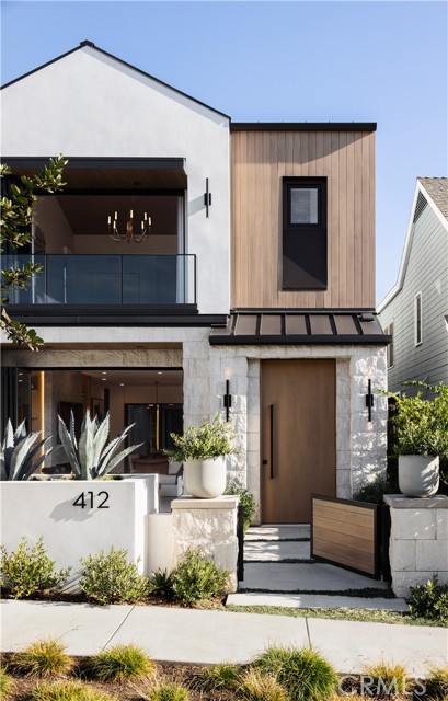 412 Heliotrope Avenue, Corona del Mar CA: https://media.crmls.org/medias/3d0d7117-4b5a-4c6b-9cb7-cfbafe914c04.jpg