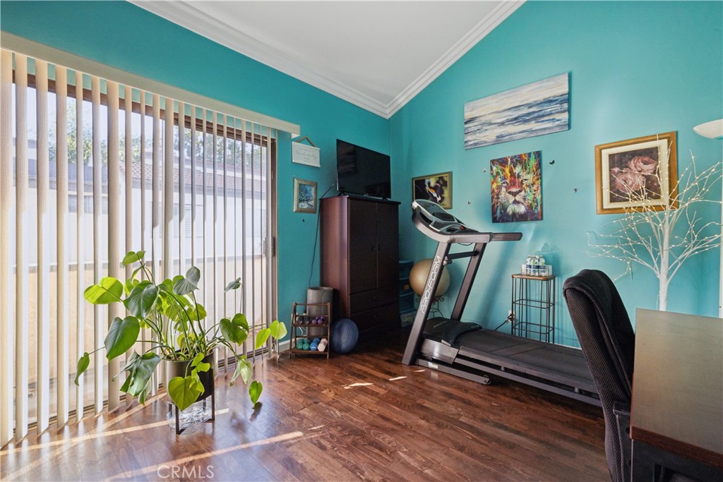 MLS #SR25225440 image #9