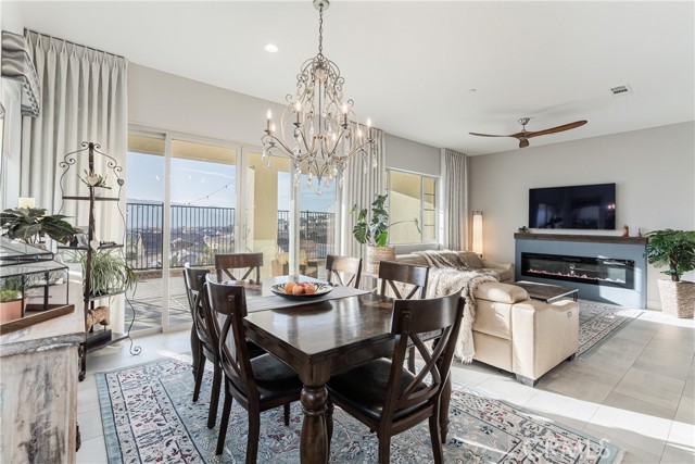 Detail Gallery Image 10 of 69 For 24159 Evesong, Corona,  CA 92883 - 3 Beds | 2 Baths