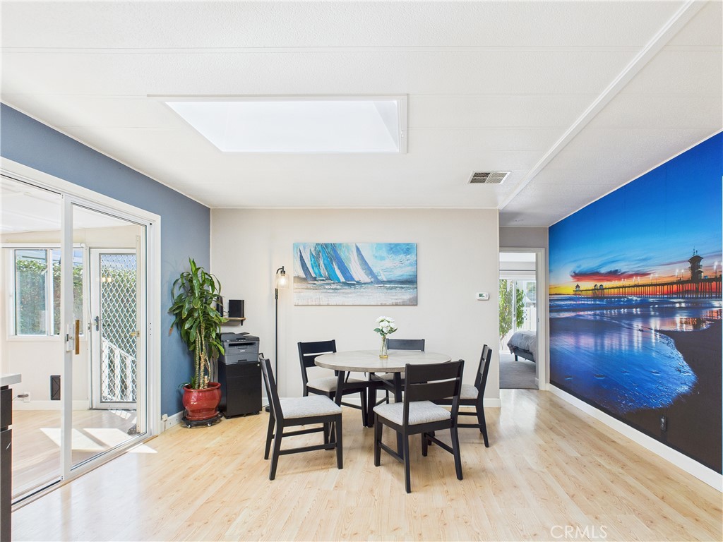 MLS #OC25245628 image #12