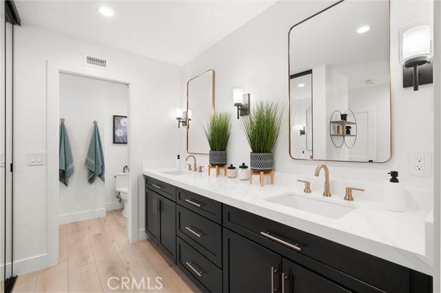 19582 Summer Breeze Lane, Huntington Beach CA: https://media.crmls.org/medias/3d0e7b0a-b299-4652-b17c-f19058d30049.jpg