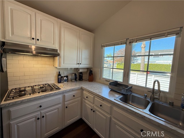 Detail Gallery Image 6 of 14 For 8372 Hillhead Dr, Huntington Beach,  CA 92646 - 3 Beds | 1 Baths