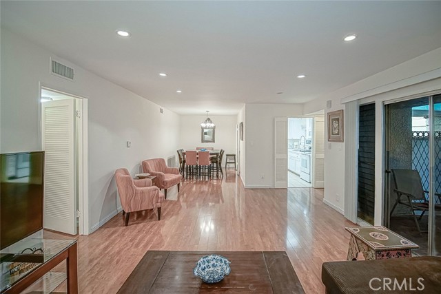 Detail Gallery Image 18 of 59 For 4950 Louise Ave #105,  Encino,  CA 91316 - 2 Beds | 2 Baths