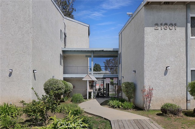 Detail Gallery Image 17 of 19 For 21801 Roscoe Bld #132,  Canoga Park,  CA 91304 - 1 Beds | 1 Baths