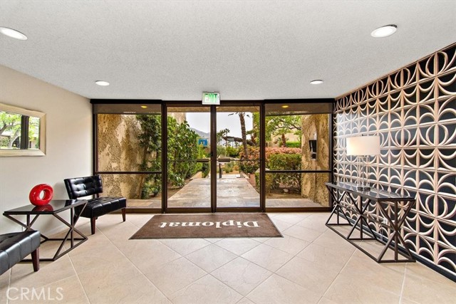 1660 S La Reina Way #2D, Palm Springs, CA 92264