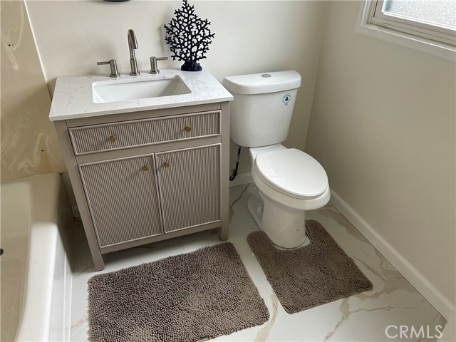 Detail Gallery Image 11 of 32 For 2701 Gale Ave, Long Beach,  CA 90810 - – Beds | – Baths