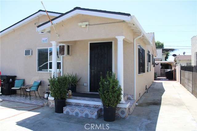 132 W 82nd Street #3, Los Angeles, CA, 90003 132 W 82nd Street #3, Los Angeles, CA, 90003