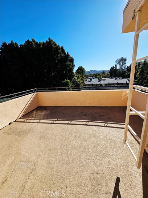 Detail Gallery Image 30 of 32 For 4732 Radford Ave #3,  Valley Village,  CA 91607 - 3 Beds | 3 Baths