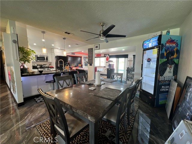 Detail Gallery Image 14 of 59 For 15245 Apache Rd, Apple Valley,  CA 92307 - 3 Beds | 2 Baths