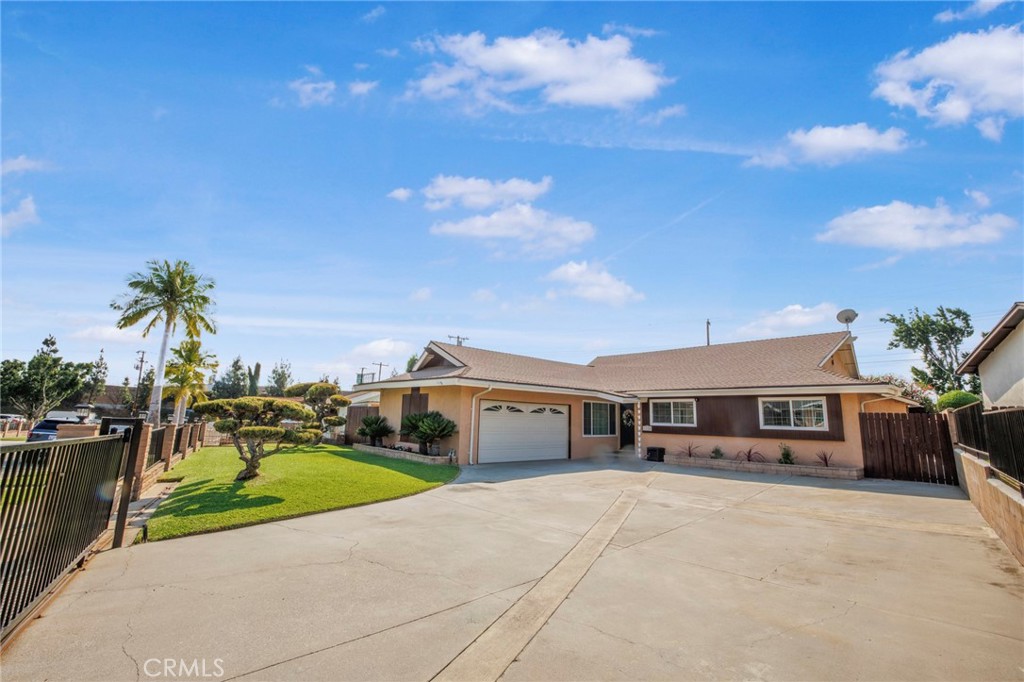 1124 Folkstone Avenue