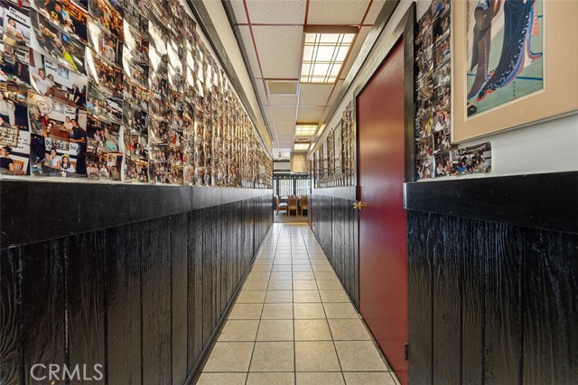 320 W Foothill Blvd, Upland CA: https://media.crmls.org/medias/3d12532e-38ef-4068-9e7d-33e3d9ea5e40.jpg