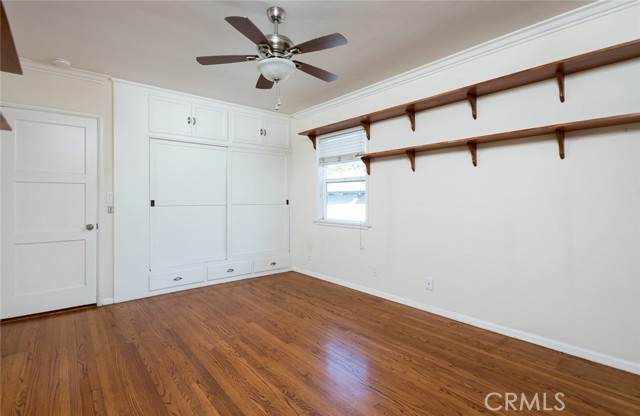 10109 Parr Avenue, Sunland CA: https://media.crmls.org/medias/3d128dad-2fd8-4b1c-bd2a-9a678aead8e6.jpg
